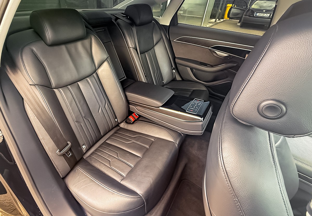 Audi A8 50 3.0 TDI quattro Matrix SHZ Navi 