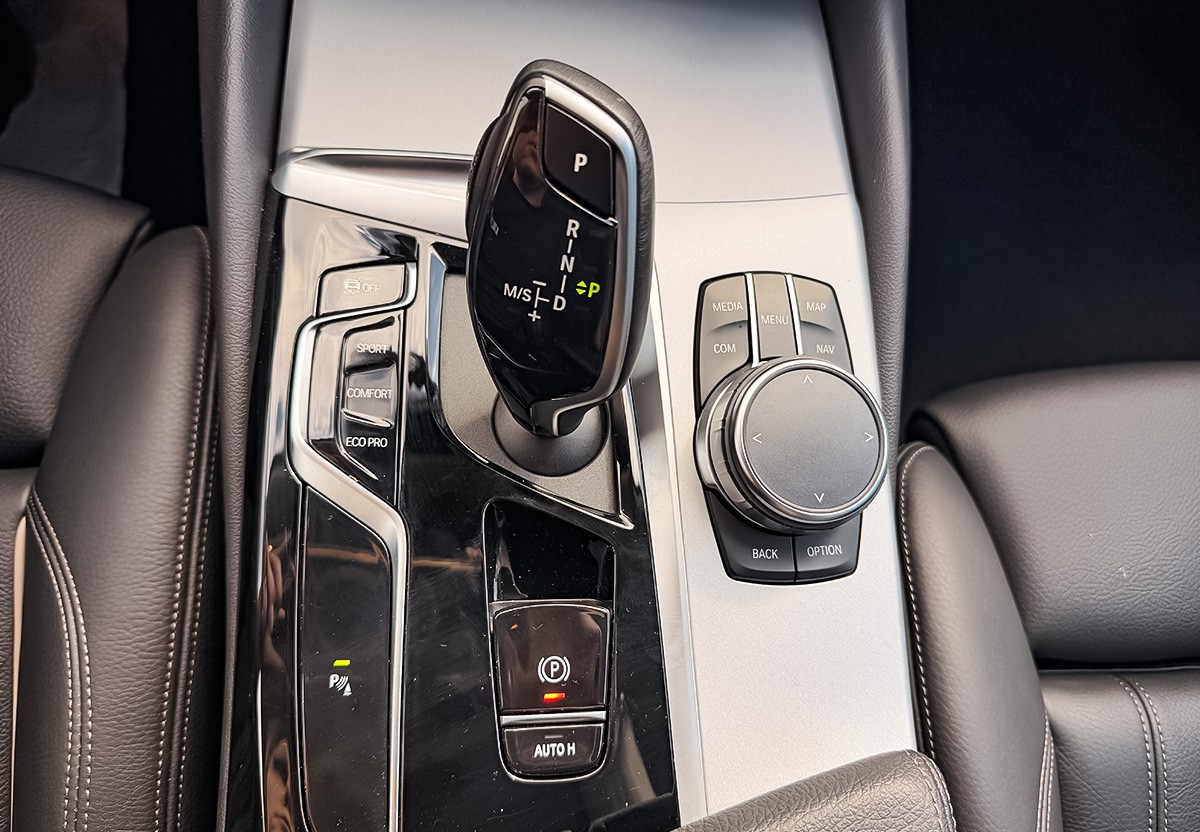 BMW 520  d Mild Hybrid AHK SHZ Navi RFK 