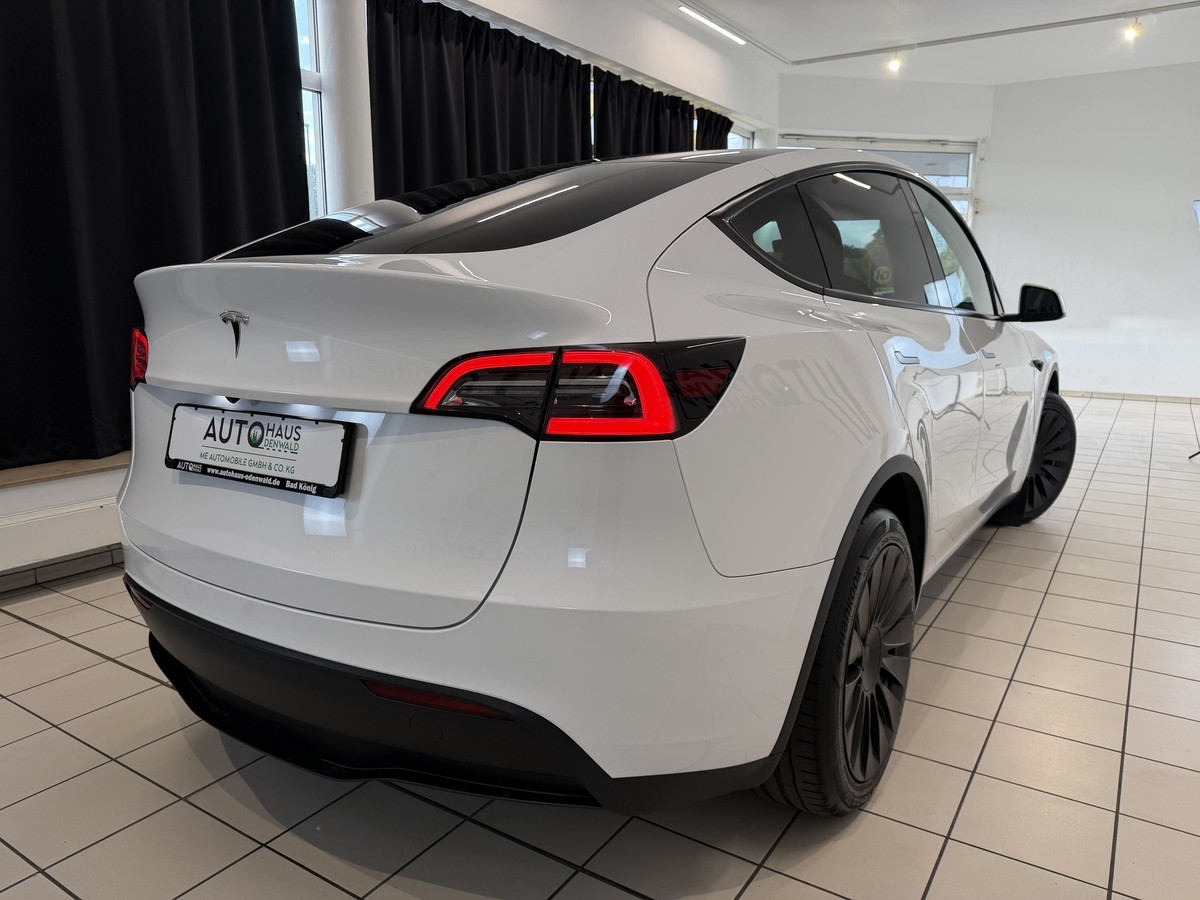 Tesla Model Y RWD Basis RWD