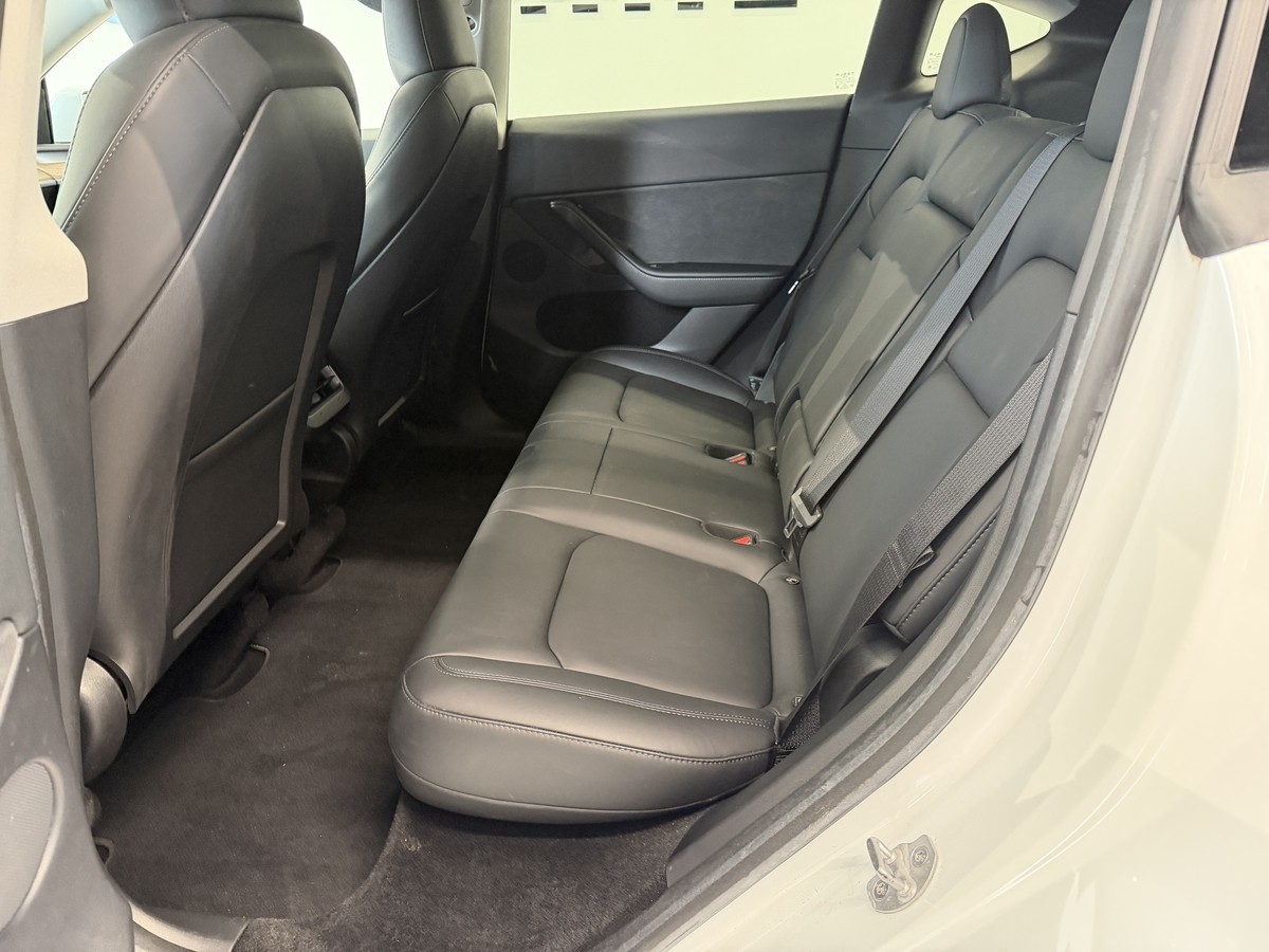 Tesla Model Y RWD Basis RWD