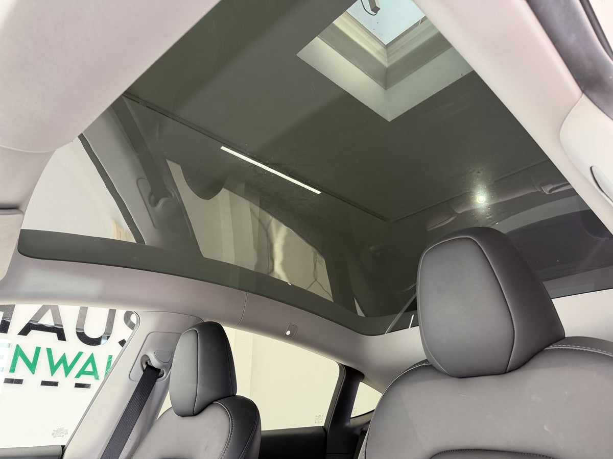 Tesla Model Y RWD Basis RWD