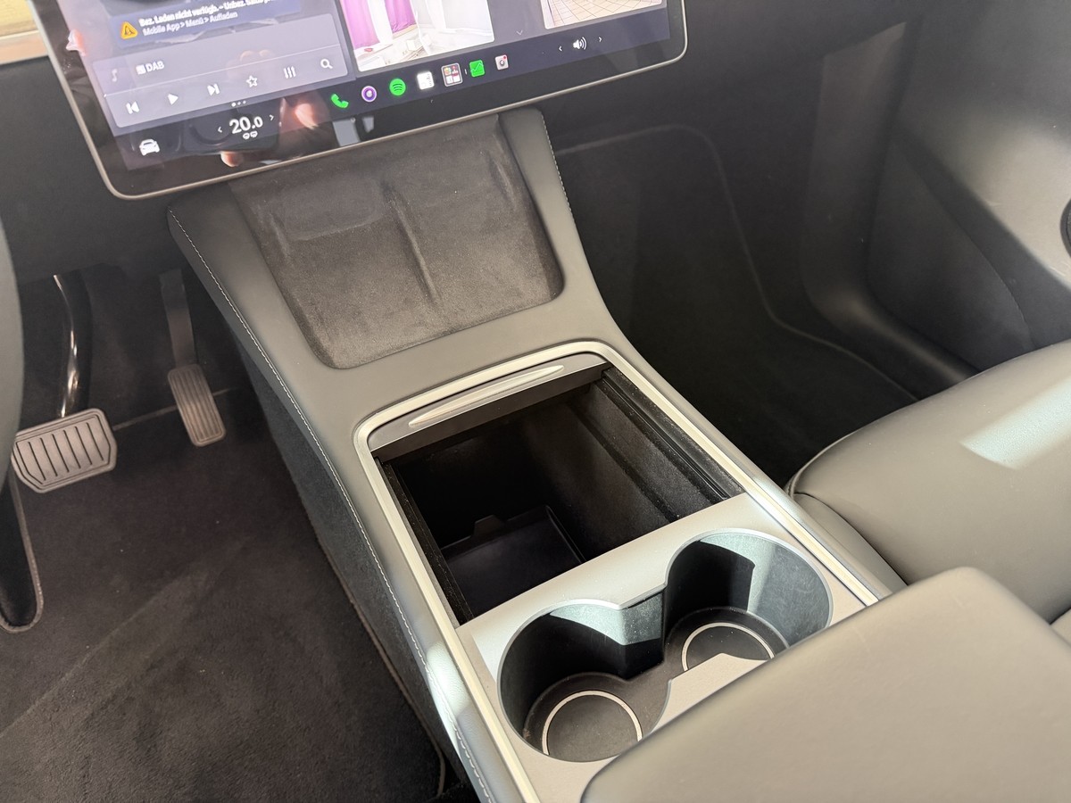Tesla Model Y RWD Basis RWD