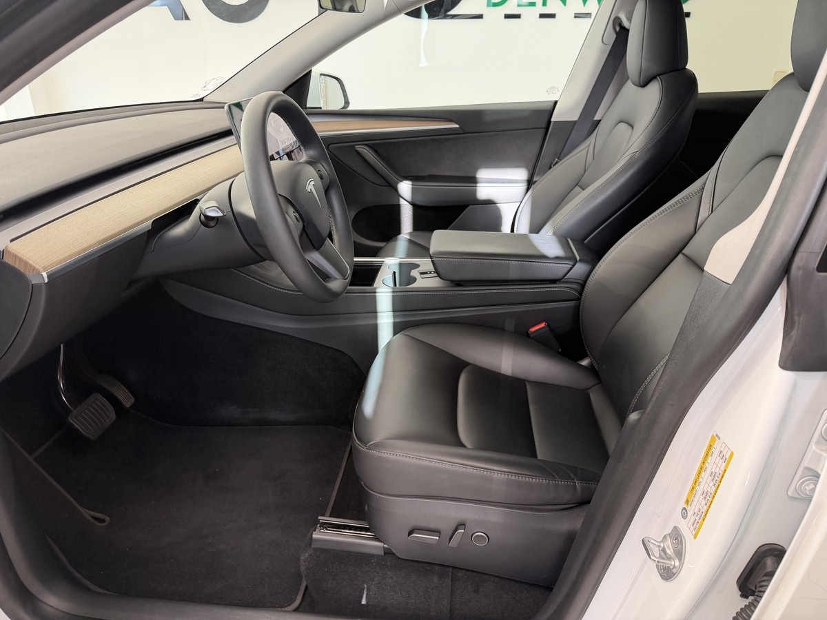 Tesla Model Y RWD Basis RWD