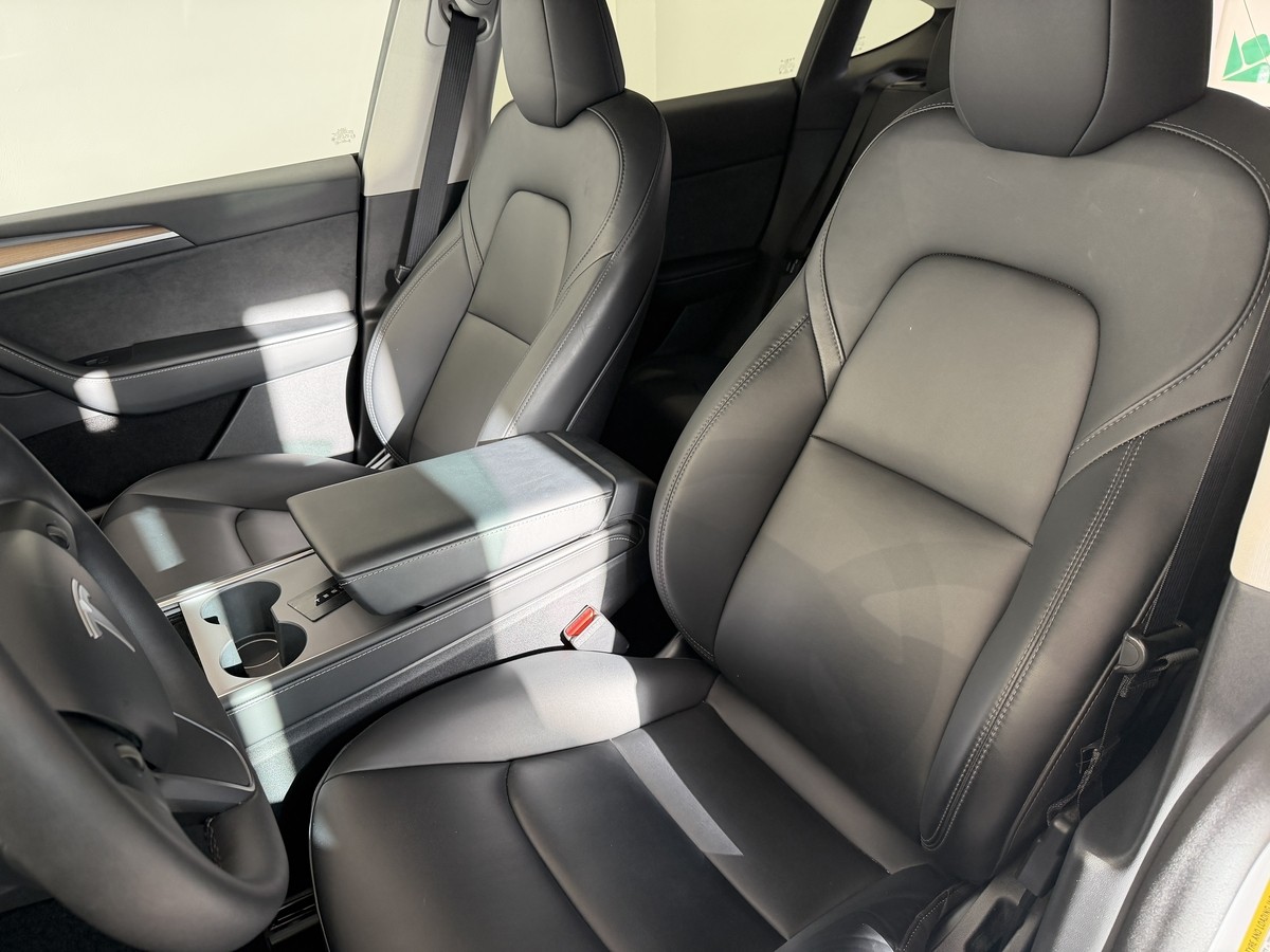 Tesla Model Y RWD Basis RWD