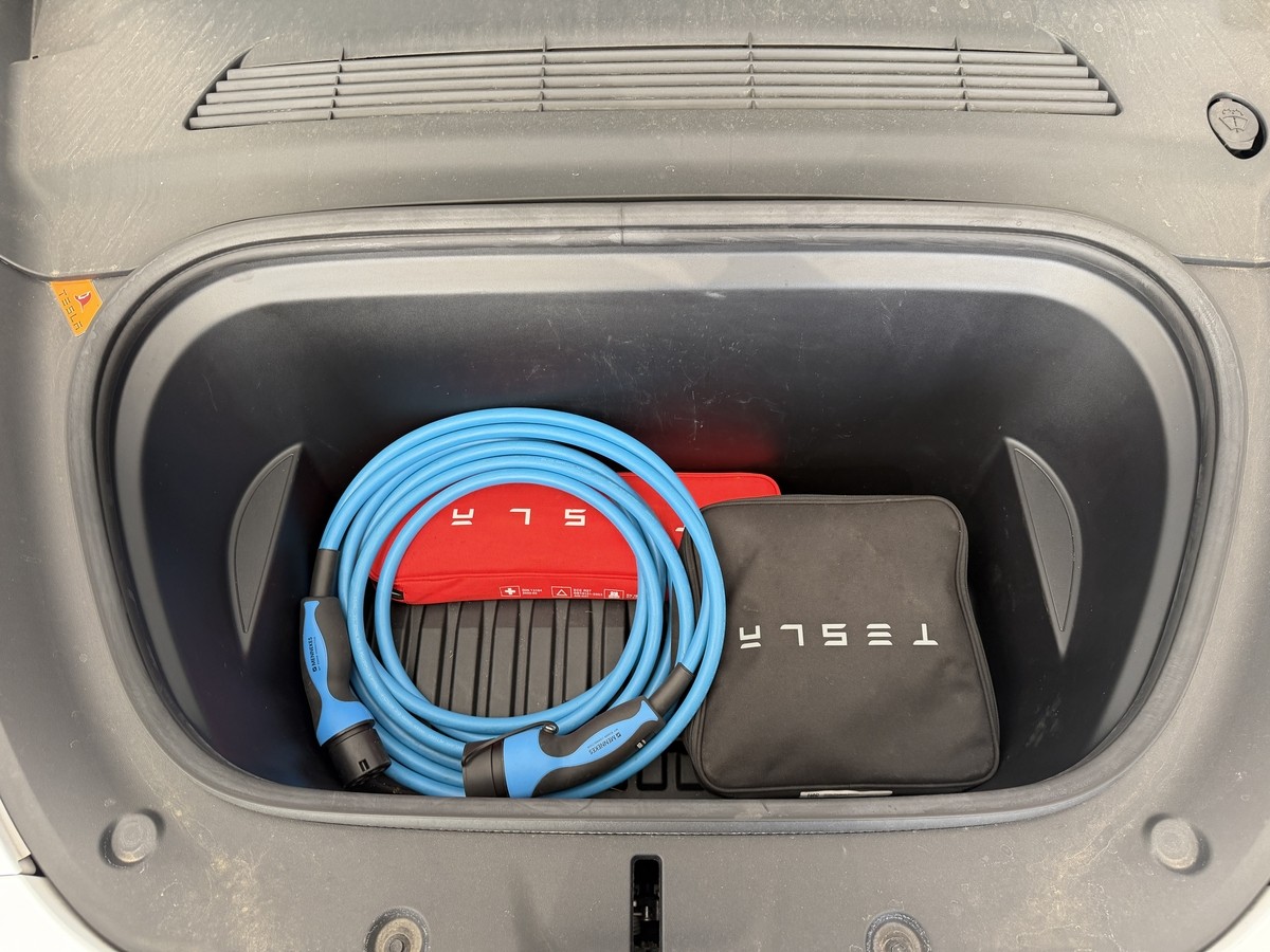 Tesla Model Y RWD Basis RWD