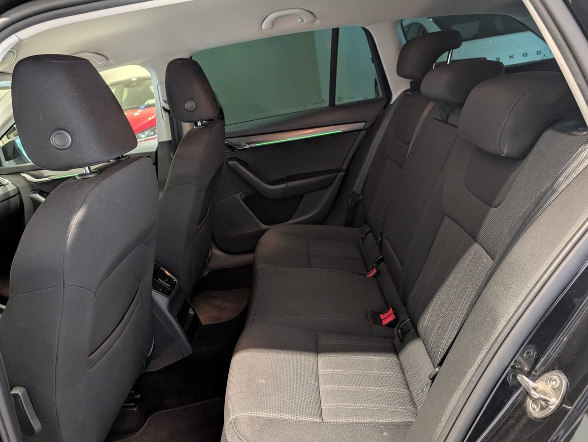 Skoda Octavia Combi 1.8TSI Style DSG LED SHZ PDC