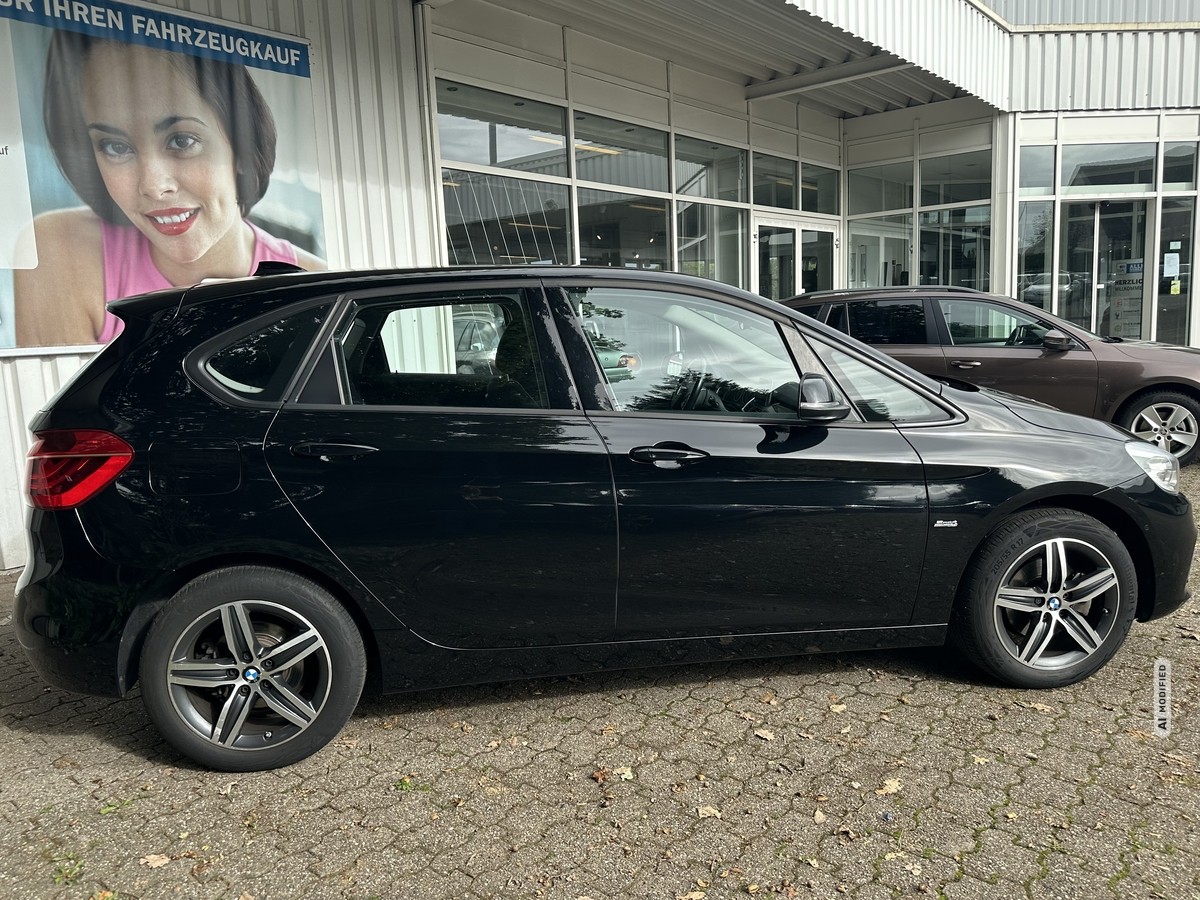BMW 218 Active Tourer BMW 218i Active Tourer Sport Line 52 TKM*A