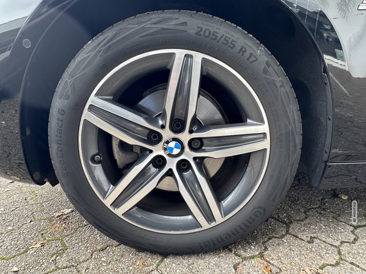 BMW 218 Active Tourer BMW 218i Active Tourer Sport Line 52 TKM*A