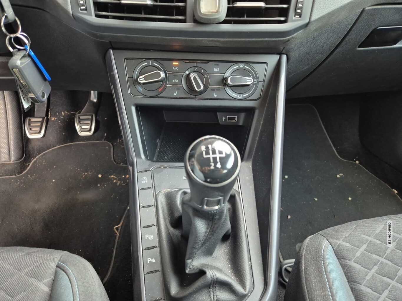 Volkswagen Polo 1.0 TSI 95 IQ.DRIVE PDC CompostitionM