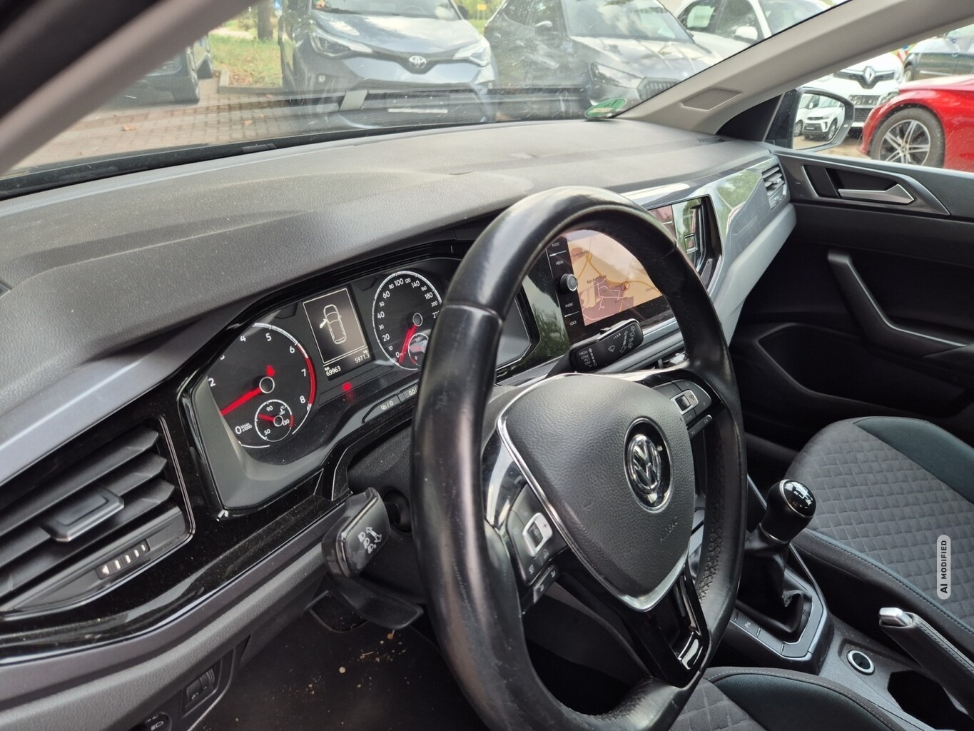 Volkswagen Polo 1.0 TSI 95 IQ.DRIVE PDC CompostitionM
