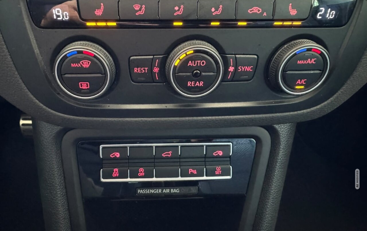 Volkswagen Sharan 1.4 TSI DSG,7-SITZE,XENON,KAMERA,EL.-TÜRE