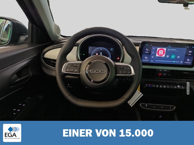 Fiat 600 Pop MHEV Spurhalteass. LED Temp Freisprecheinrichtung Klimaautomatik Musikst
