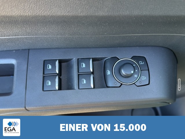 Ford Tourneo Courier Titanium TITANIUM NAVI / AHK / PDC / WINTER-PAKET 2