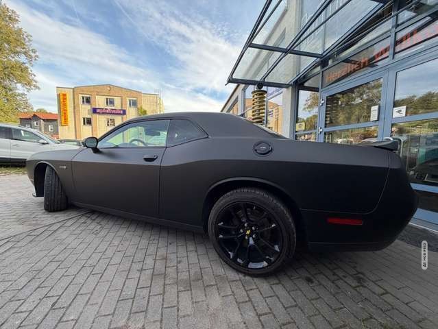 Dodge Challenger 6,4 