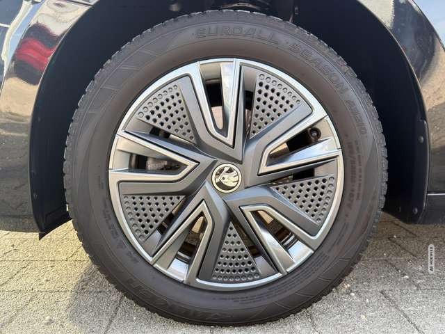 Skoda Fabia 1.0 TSI Drive DSG / PANORAMA / ACC / LED / SITZHEI