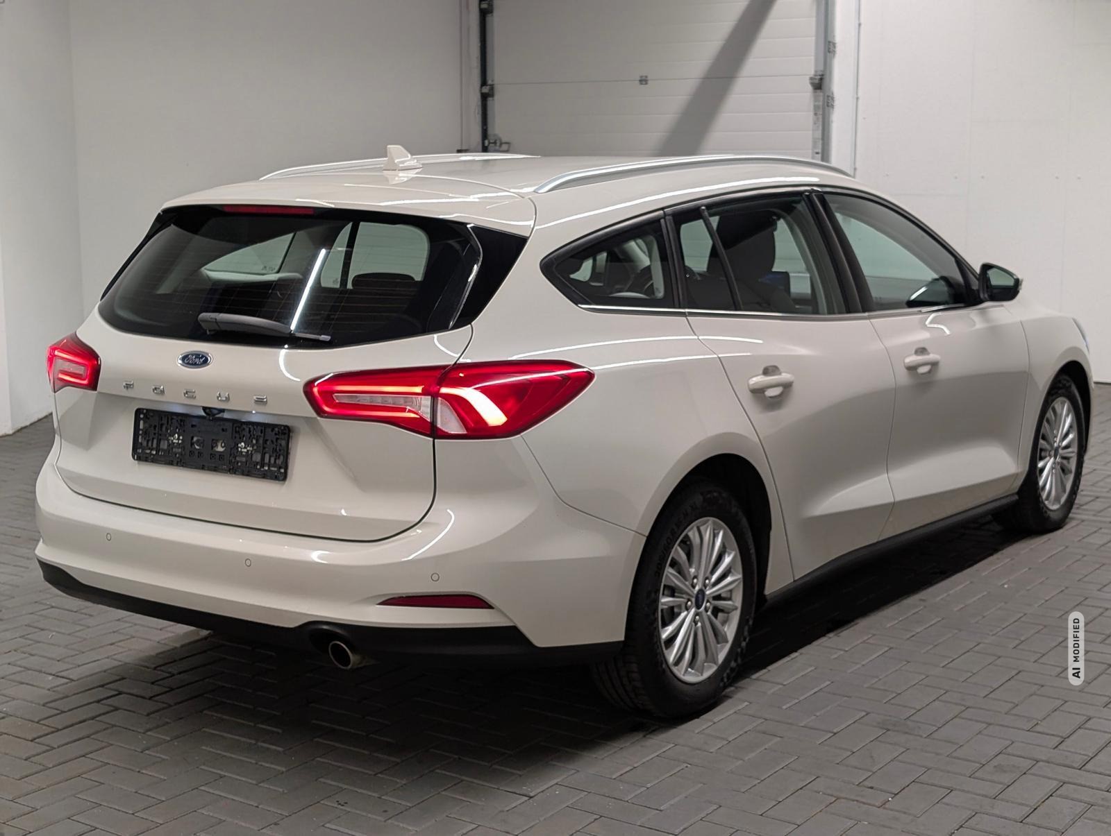 Ford Focus Turnier Titanium LED/Navi/DAB/Kam/ACC/Keyl