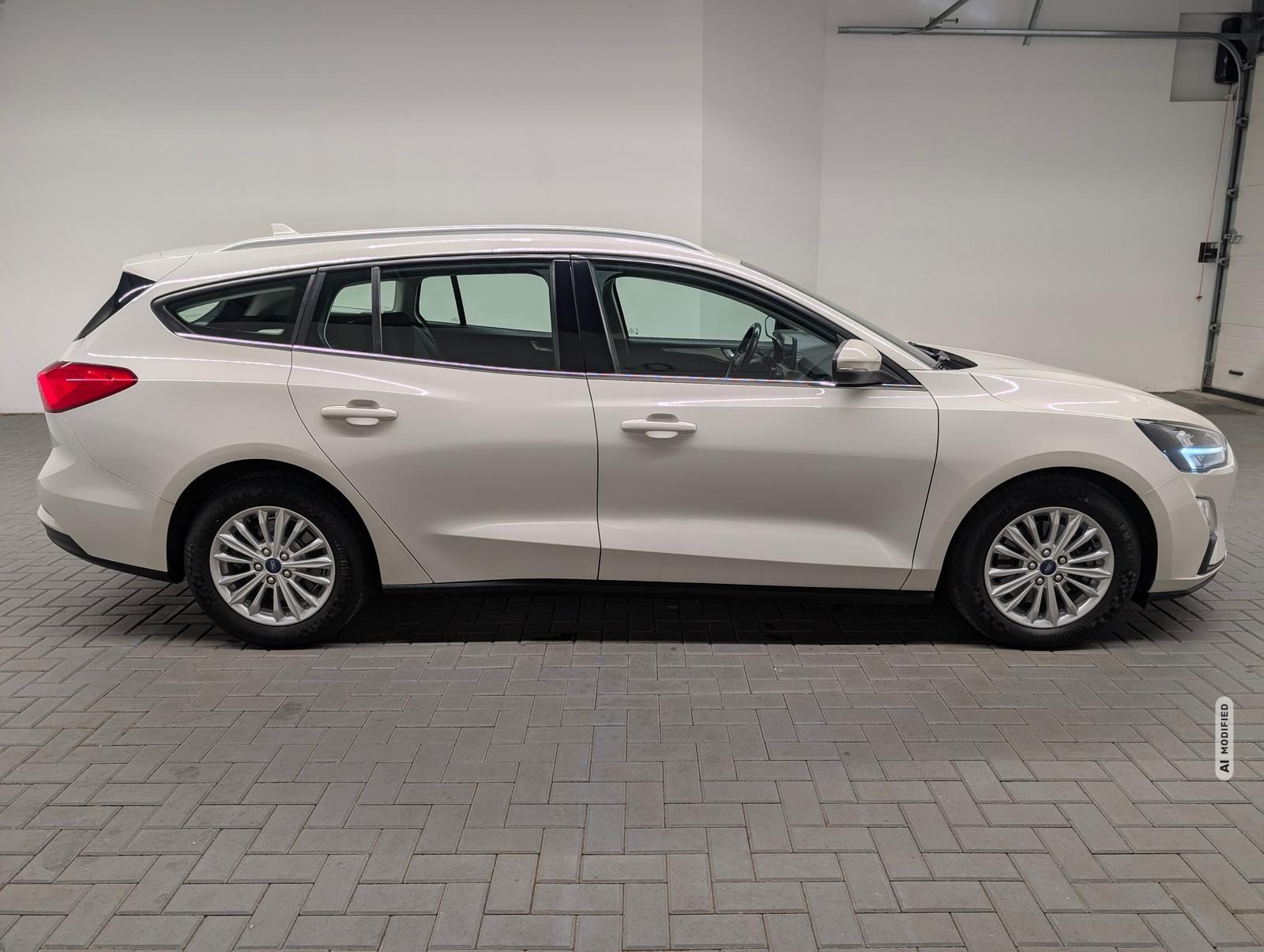 Ford Focus Turnier Titanium LED/Navi/DAB/Kam/ACC/Keyl