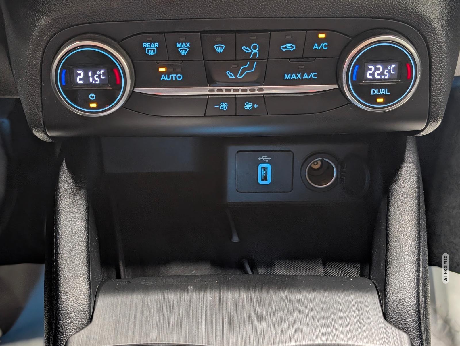 Ford Focus Turnier Titanium LED/Navi/DAB/Kam/ACC/Keyl