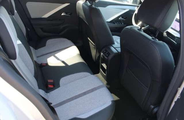 Opel Astra L Elegance Navi AHK Kamera ACC SitzHZG CarPlay Tot