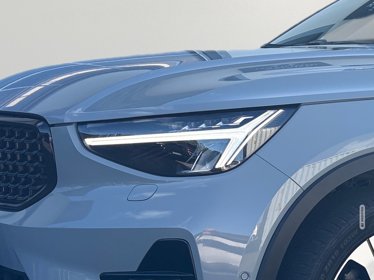 Volvo XC40 T5 PHEV Plus Dark 360 Kam