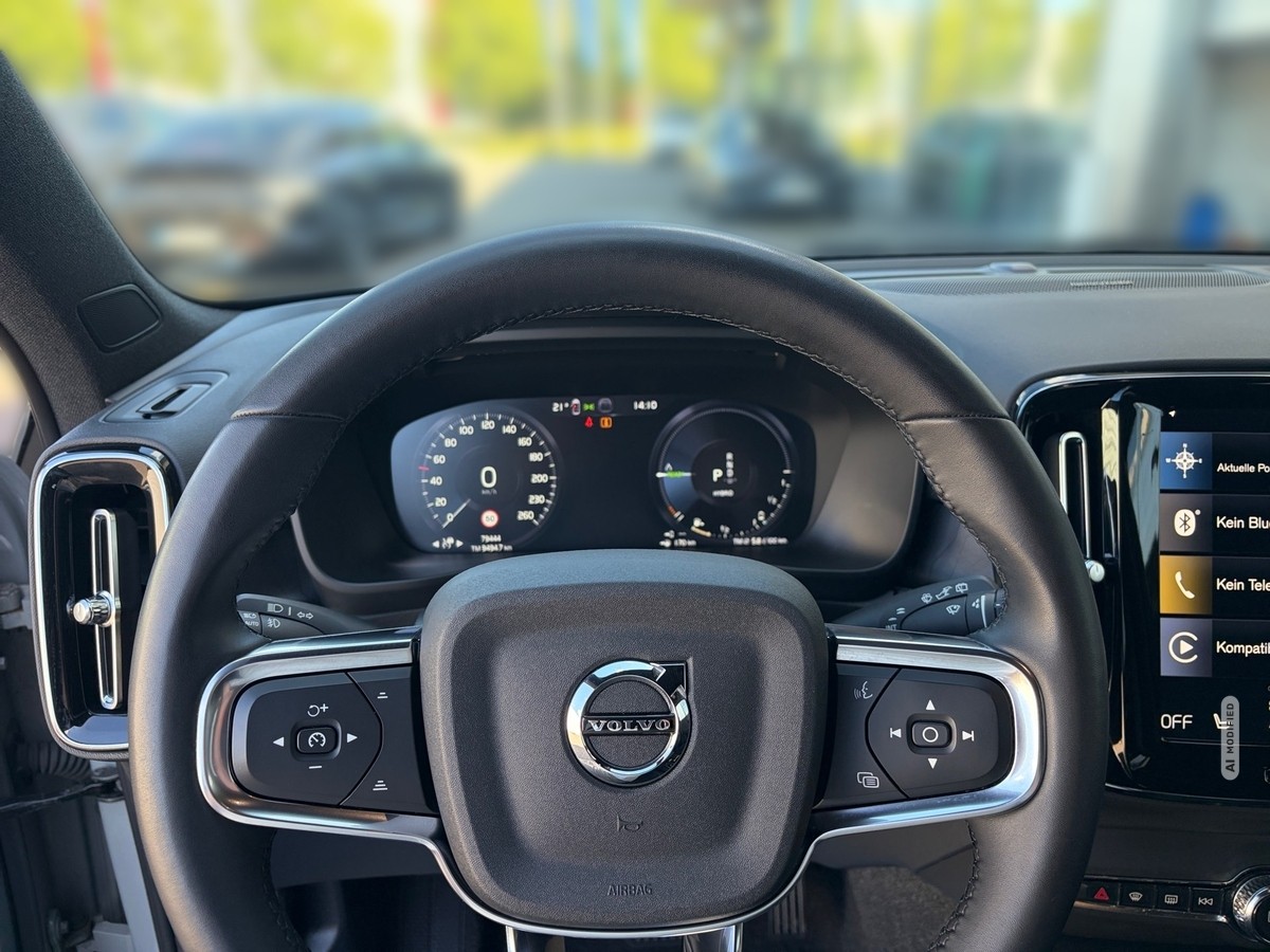 Volvo XC40 T5 PHEV Plus Dark 360 Kam