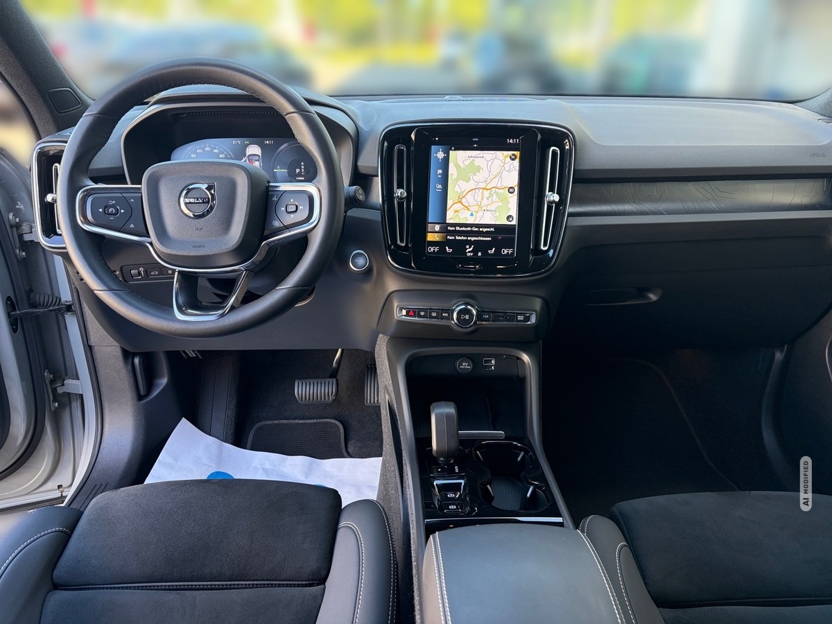Volvo XC40 T5 PHEV Plus Dark 360 Kam