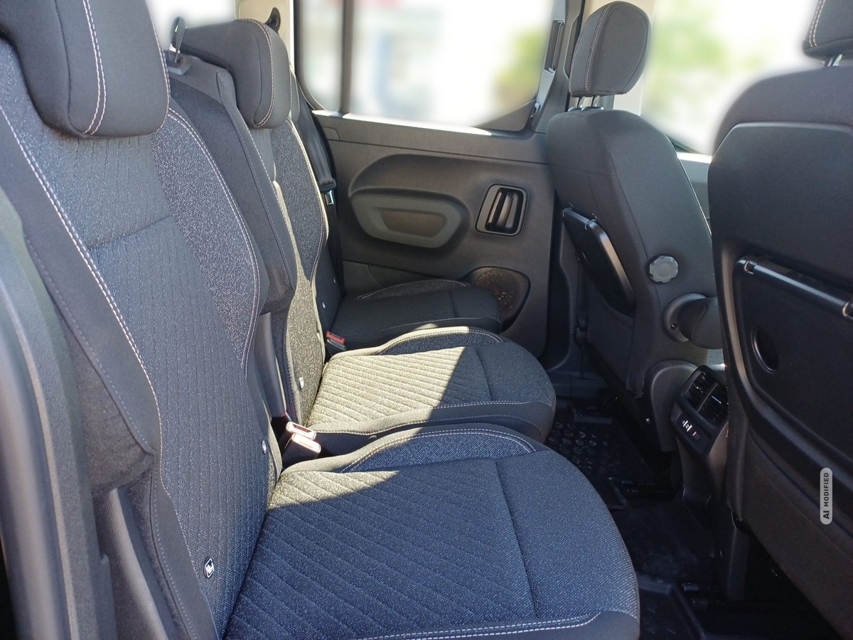 Peugeot Rifter 1.5 BlueHDi 130 Allure N1 L2 AHK LED PDC Kamera