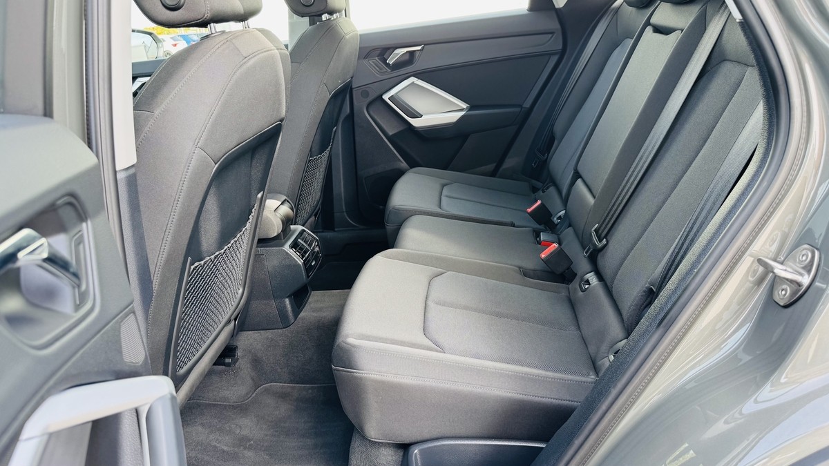 Audi Q3 35 1.5 TFSI NAVI ACC LED AHK R-CAM