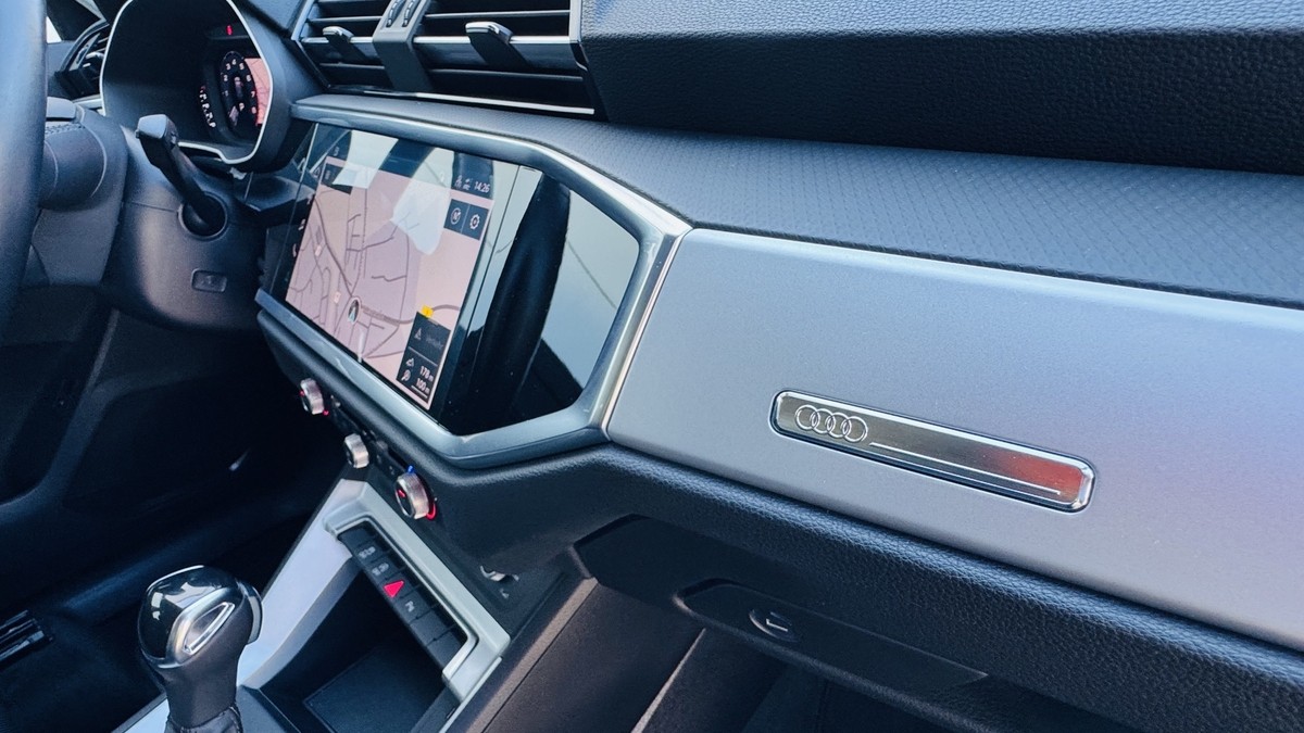 Audi Q3 35 1.5 TFSI NAVI ACC LED AHK R-CAM
