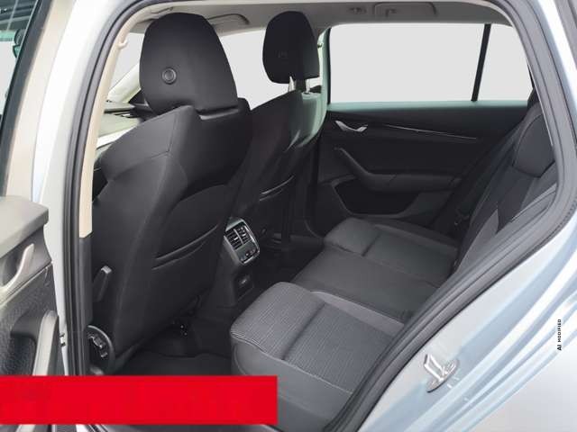 Skoda Octavia Combi 2.0 TDI DSG Selection AHK NAVI ACC