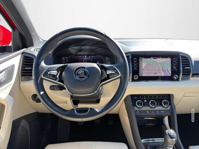 Skoda Karoq 2.0 TDI Style KLIMA / AHK / LEDER / PANORAMA / NAV