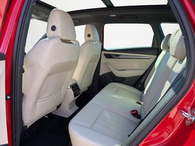 Skoda Karoq 2.0 TDI Style KLIMA / AHK / LEDER / PANORAMA / NAV