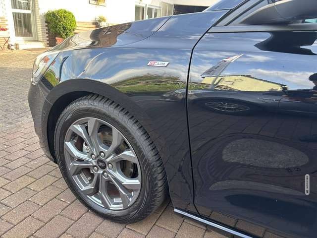 Ford Focus ST-Line*Limo.*NAVI*CARPLAY*LED*ACC*KAMERA*SYNC4...