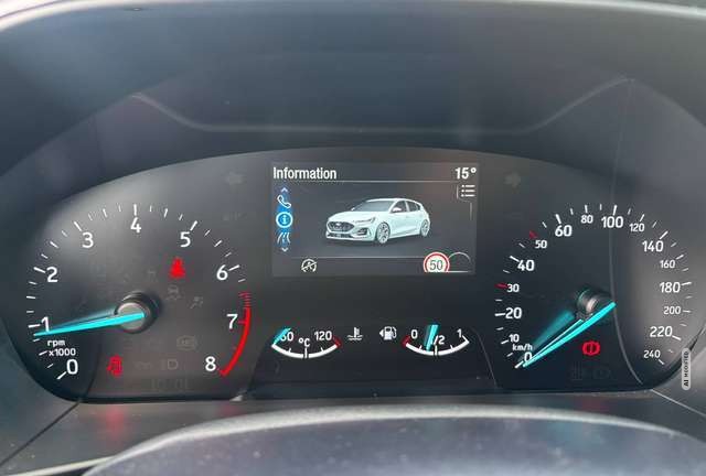 Ford Focus ST-Line*Limo.*NAVI*CARPLAY*LED*ACC*KAMERA*SYNC4...