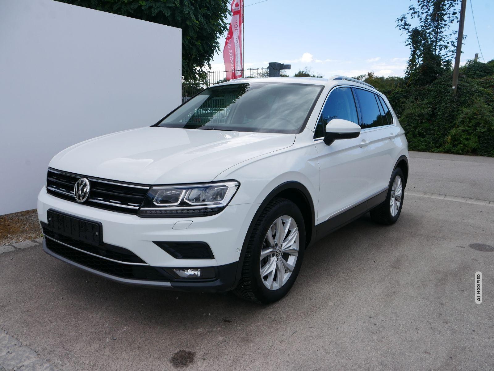 Volkswagen Tiguan 2.0 TSI 4MOTION*ACC*PDC*KAMERA*LED*NAVI*AHK*SHZ*TEMPOMAT*El.PANORAMA-DACH