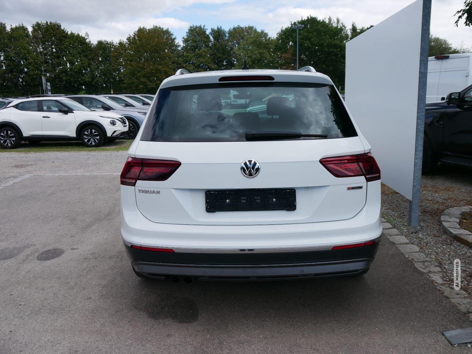 Volkswagen Tiguan 2.0 TSI 4MOTION*ACC*PDC*KAMERA*LED*NAVI*AHK*SHZ*TEMPOMAT*El.PANORAMA-DACH
