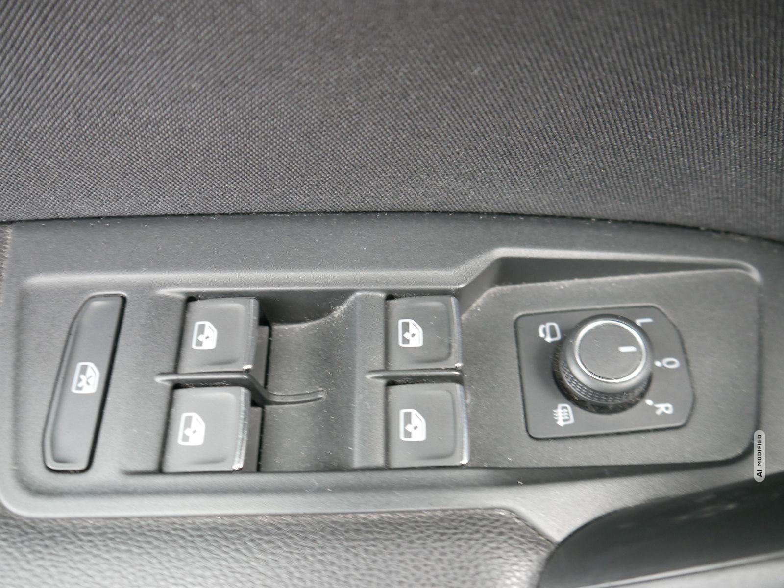 Volkswagen Tiguan 2.0 TSI 4MOTION*ACC*PDC*KAMERA*LED*NAVI*AHK*SHZ*TEMPOMAT*El.PANORAMA-DACH