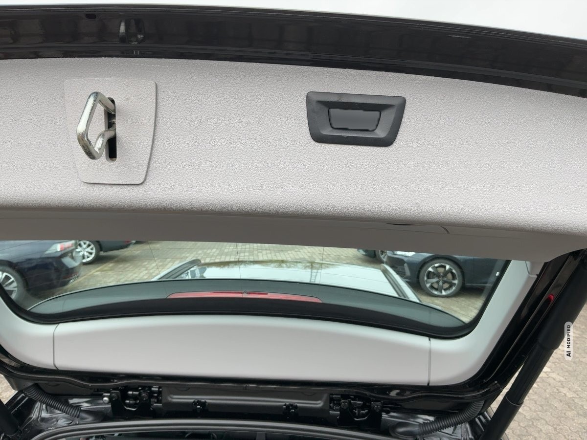 BMW 318 i Touring  Advantage AUTOM.,LED,Navi,SHZ,PDC