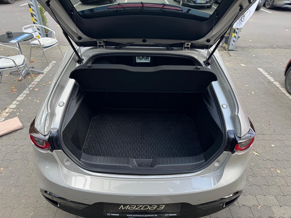 Mazda 3 2,5L 140PS - Bose, Matrix LED, Head Up, Carplay, 360* PDC 