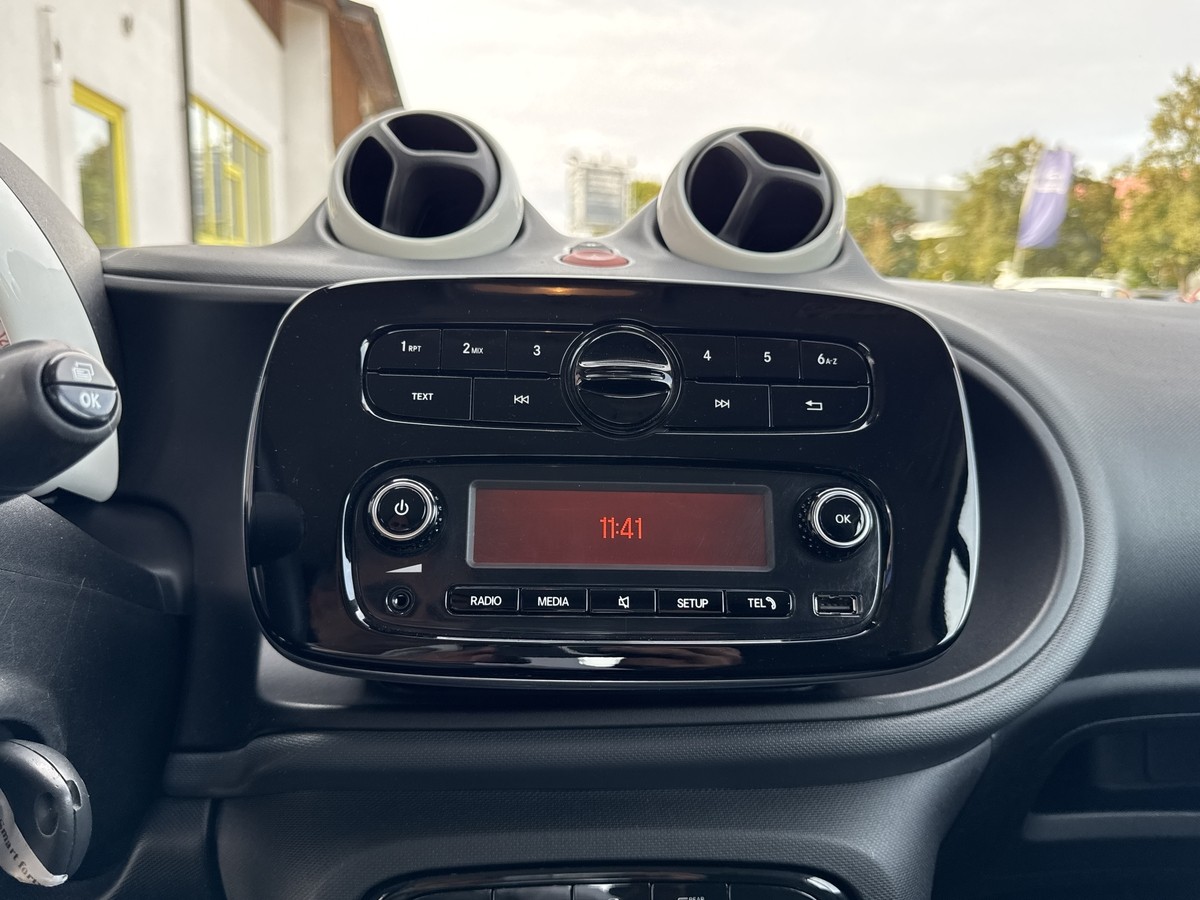 Smart ForTwo Automatik*Wenig Kilometer*Bluetooth*Tempomat