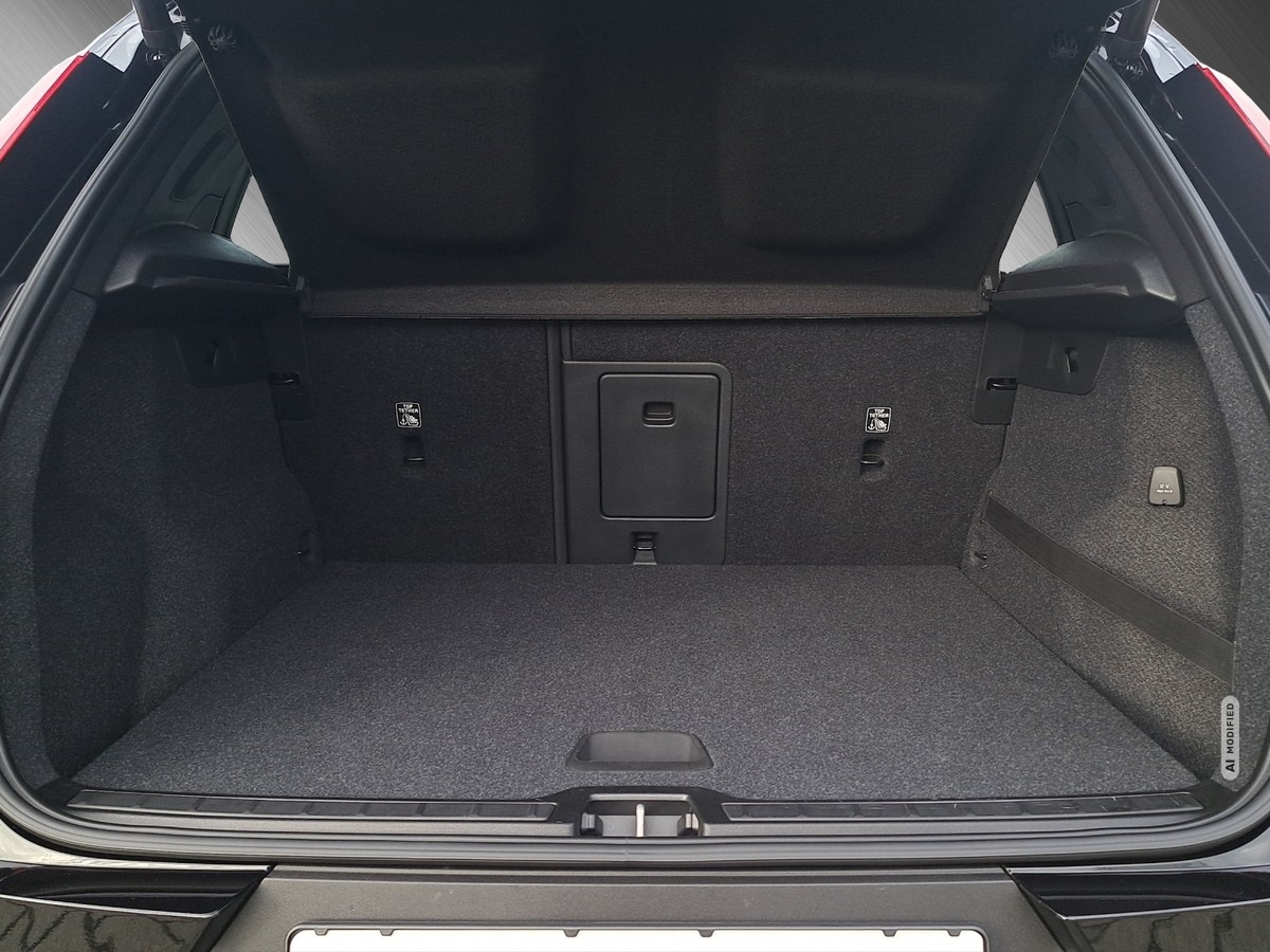 Volvo XC40 T5 Plug-In Hybrid*NAVI*RÜCKFAHRCAM*PANO-DACH*STANDHEIZ