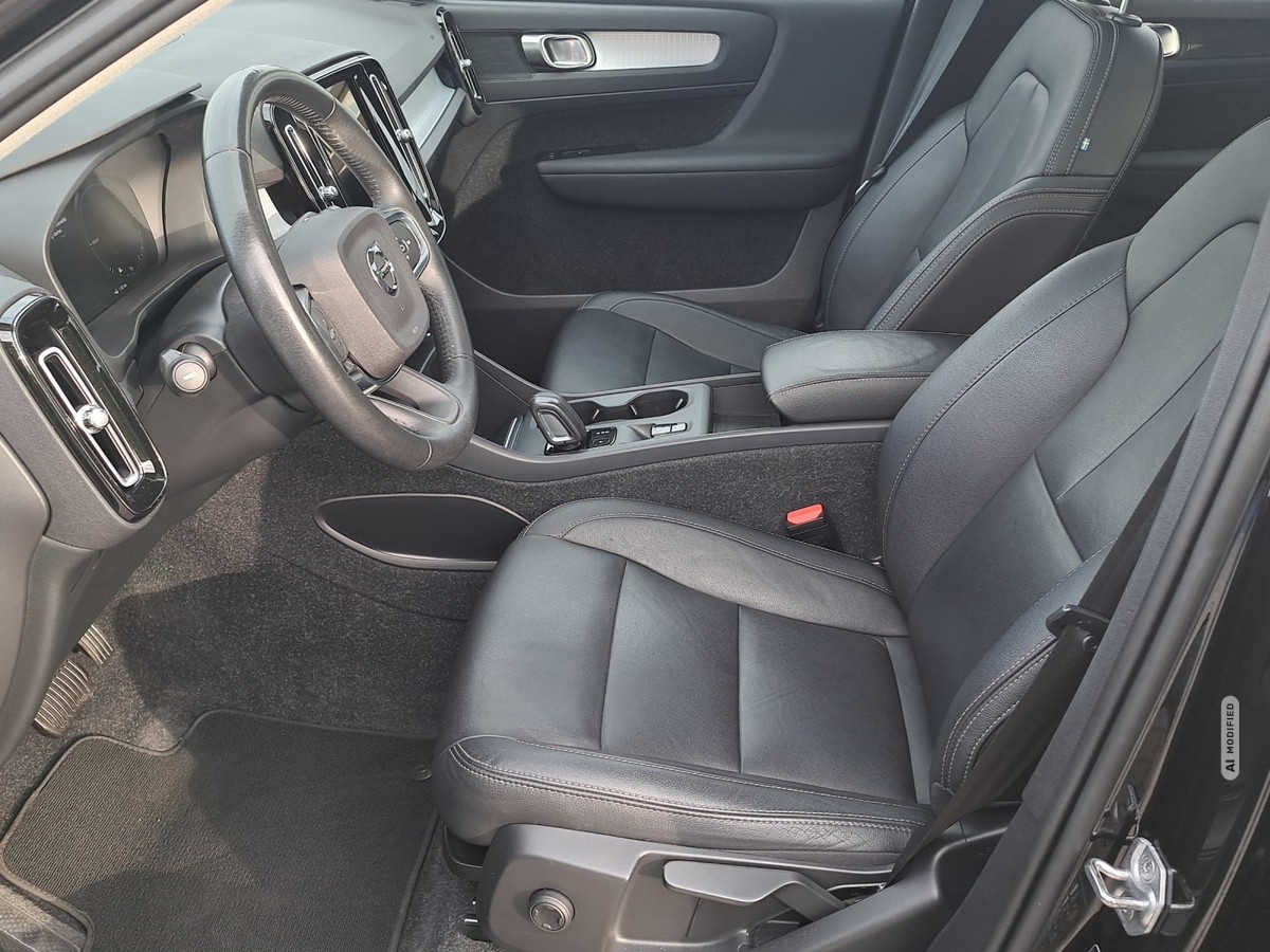 Volvo XC40 T5 Plug-In Hybrid*NAVI*RÜCKFAHRCAM*PANO-DACH*STANDHEIZ