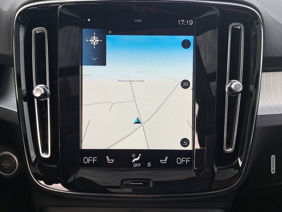 Volvo XC40 T5 Plug-In Hybrid*NAVI*RÜCKFAHRCAM*PANO-DACH*STANDHEIZ