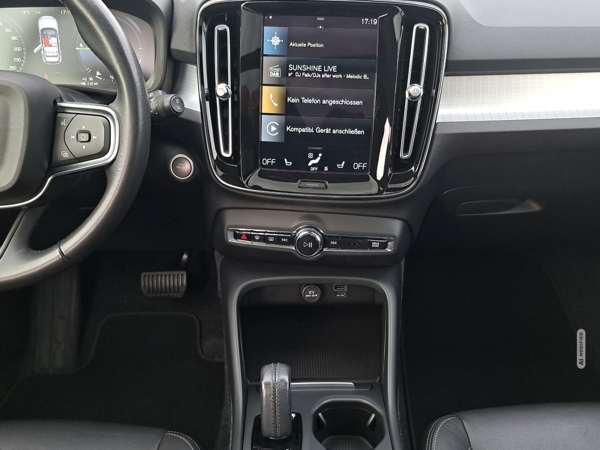 Volvo XC40 T5 Plug-In Hybrid*NAVI*RÜCKFAHRCAM*PANO-DACH*STANDHEIZ