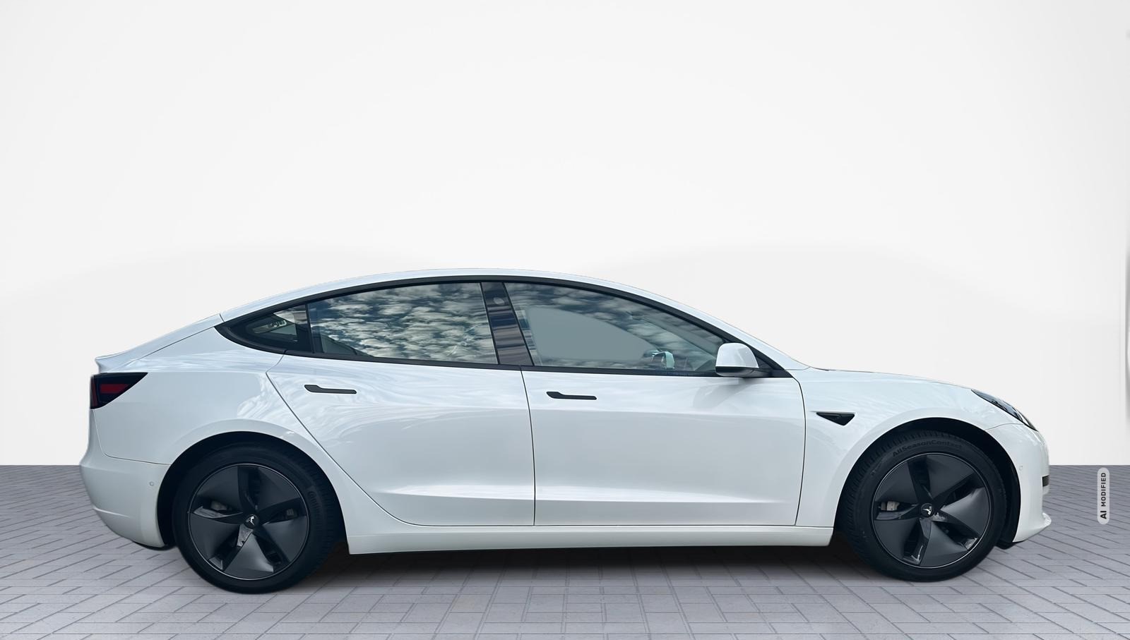 Tesla Model 3 SR AHK/LED/360°Kam/Leder/Pano/5xSHZ
