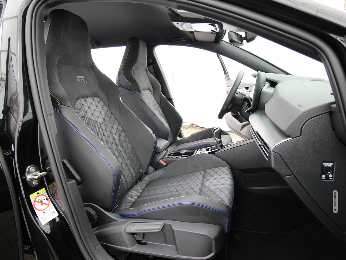 Volkswagen Golf VIII Variant 1.5 TSI R-Line LED+KAMERA+ACC...