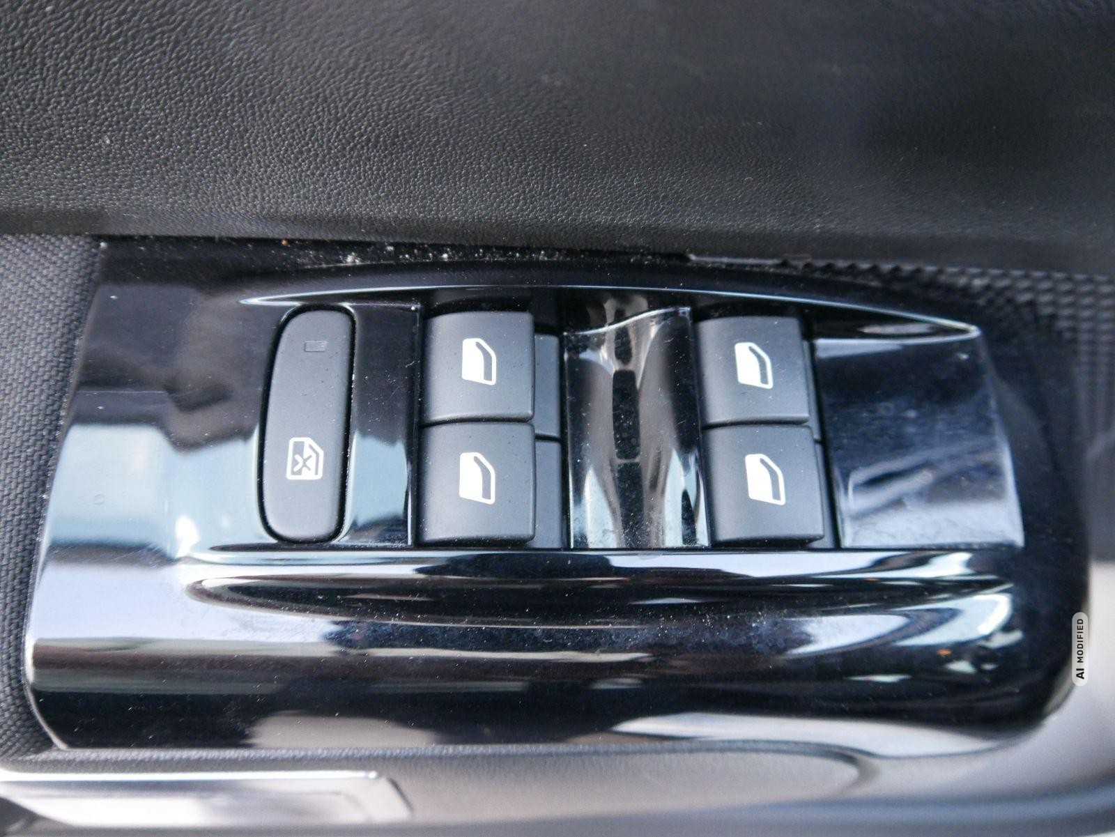 Citroën C3 PureTech Shine - S&S*NAVI-ÜBER-SMARTLINK*PDC-HI*LED*KLIMA*DAB*BLUETOOTH