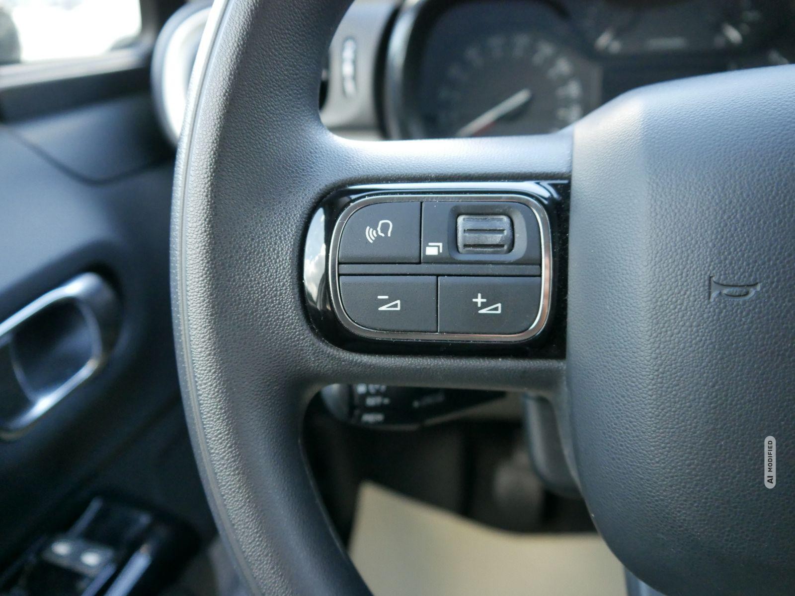 Citroën C3 PureTech Shine - S&S*NAVI-ÜBER-SMARTLINK*PDC-HI*LED*KLIMA*DAB*BLUETOOTH