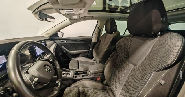 Skoda Octavia Combi Clever 1.4 TSI iV MTRX KAM ACC Carplay
