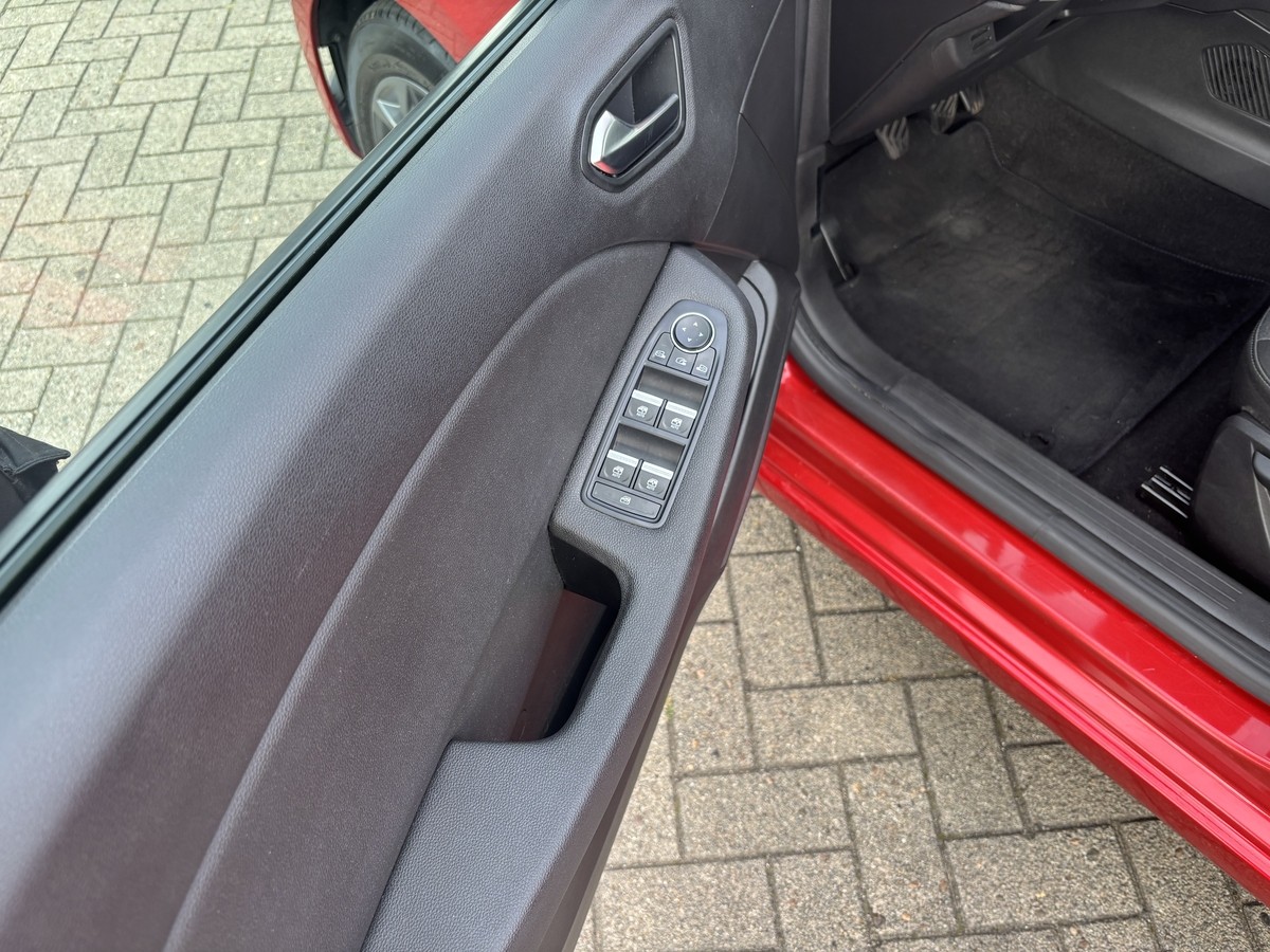 Renault Clio TCe 100  R.S.-Line *NAVI*CARPLAY*SITZHEIZUNG
